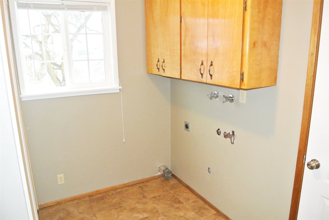 3305 West Hamilton Road Deer Park, WA 99006 - Photo 4 of 20 Gallery Image 4