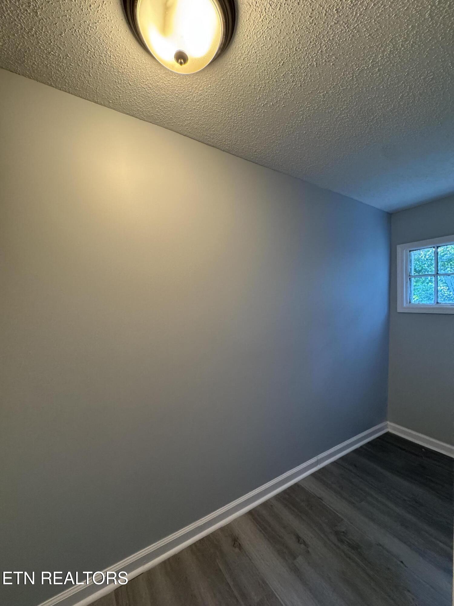 914 South 13th Street La Follette, TN 37766 - Photo 15 of 22 IMG_2944