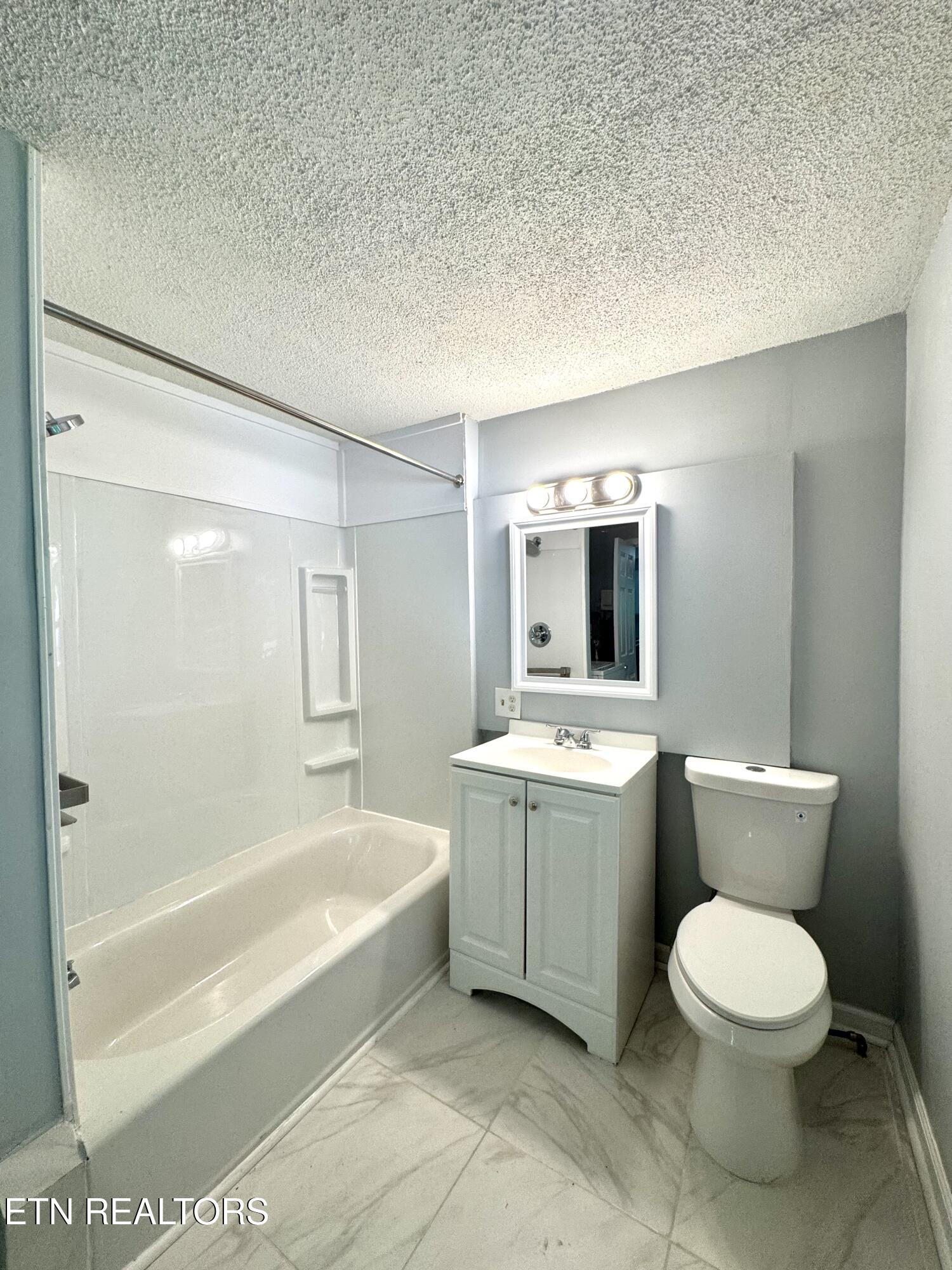 914 South 13th Street La Follette, TN 37766 - Photo 17 of 22 IMG_2936