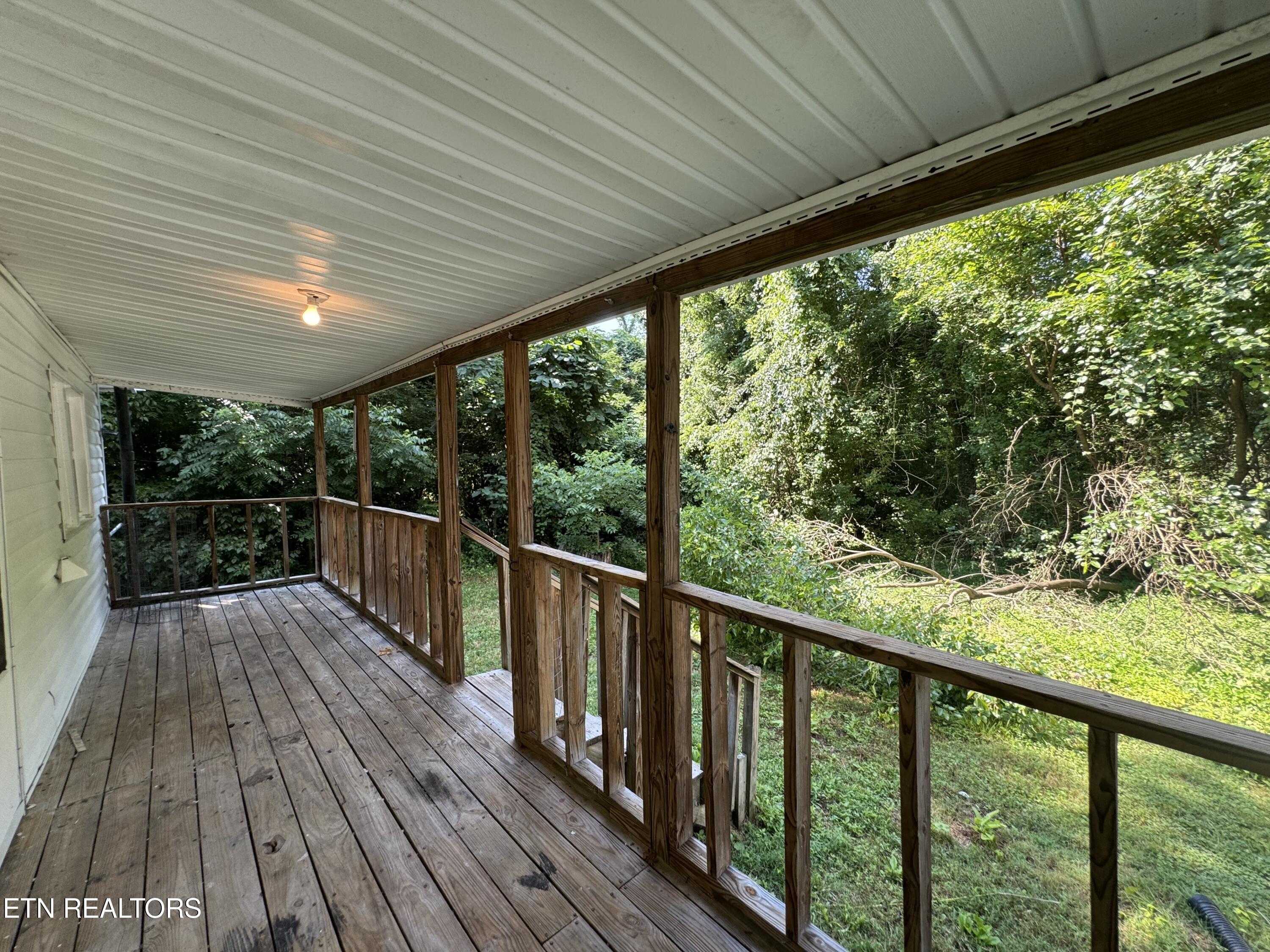 914 South 13th Street La Follette, TN 37766 - Photo 19 of 22 IMG_2964