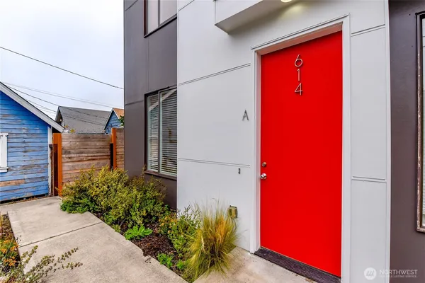 $2,500 | 614 North Oakes Street, Unit A, Tacoma, WA 98406