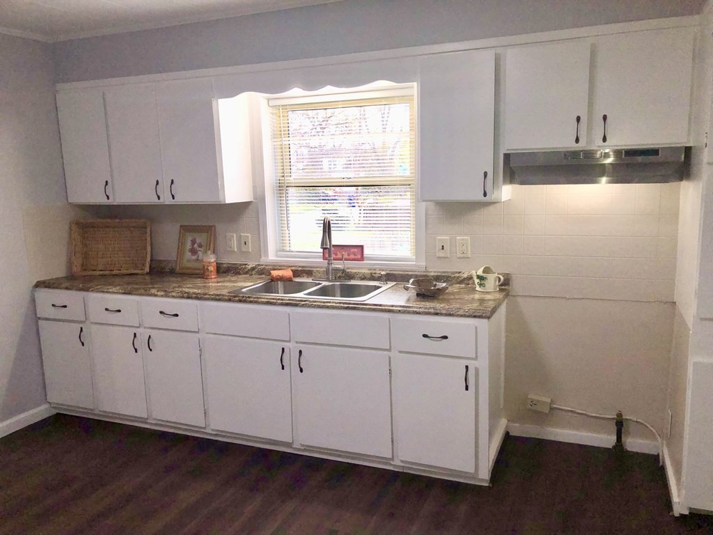 114 Almira Road Springfield, MA 01119 - Photo 4 of 24