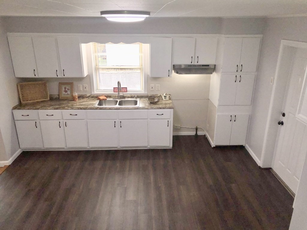 114 Almira Road Springfield, MA 01119 - Photo 5 of 24