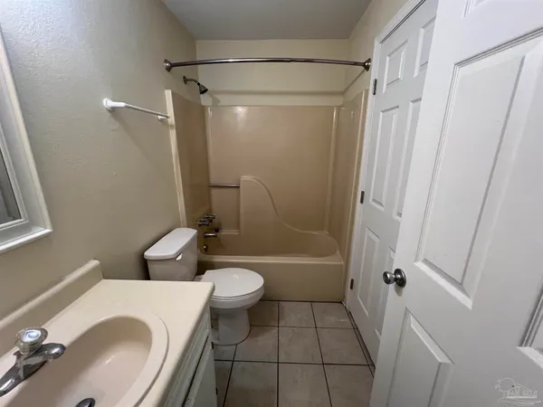 $1,175 | 9467 Sunnehanna Boulevard, Pensacola, FL 32514