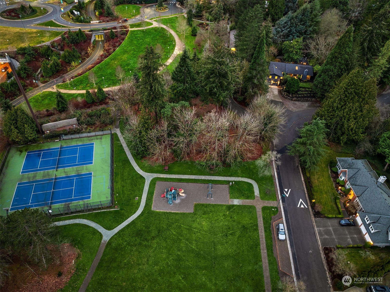 8429 Hunts Point Lane Hunts Point, WA 98004 - Photo 38 of 39