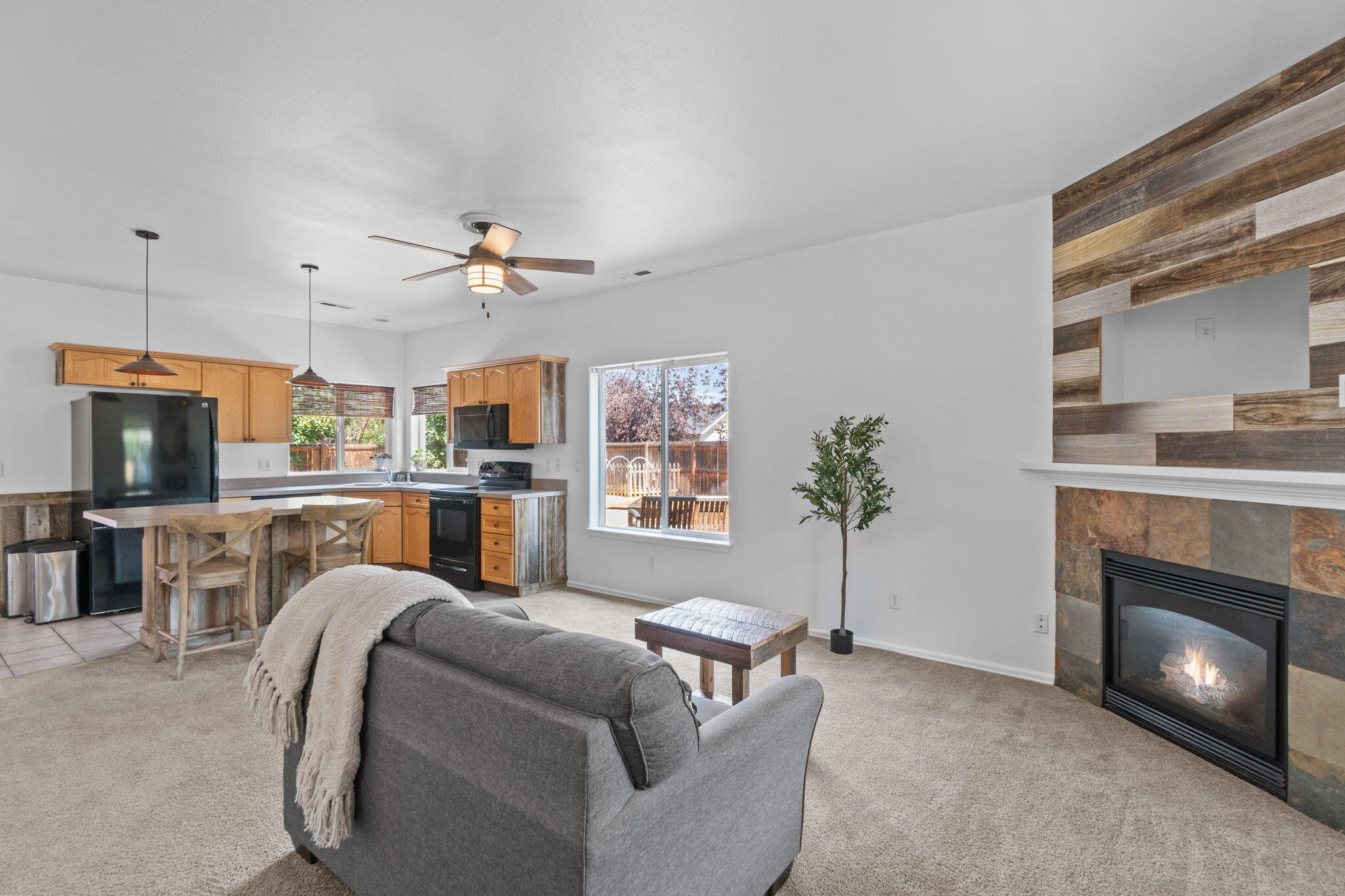 61209 Larkspur Loop Bend, OR 97702 - Photo 5 of 39 40-web-or-mls-DSC00365