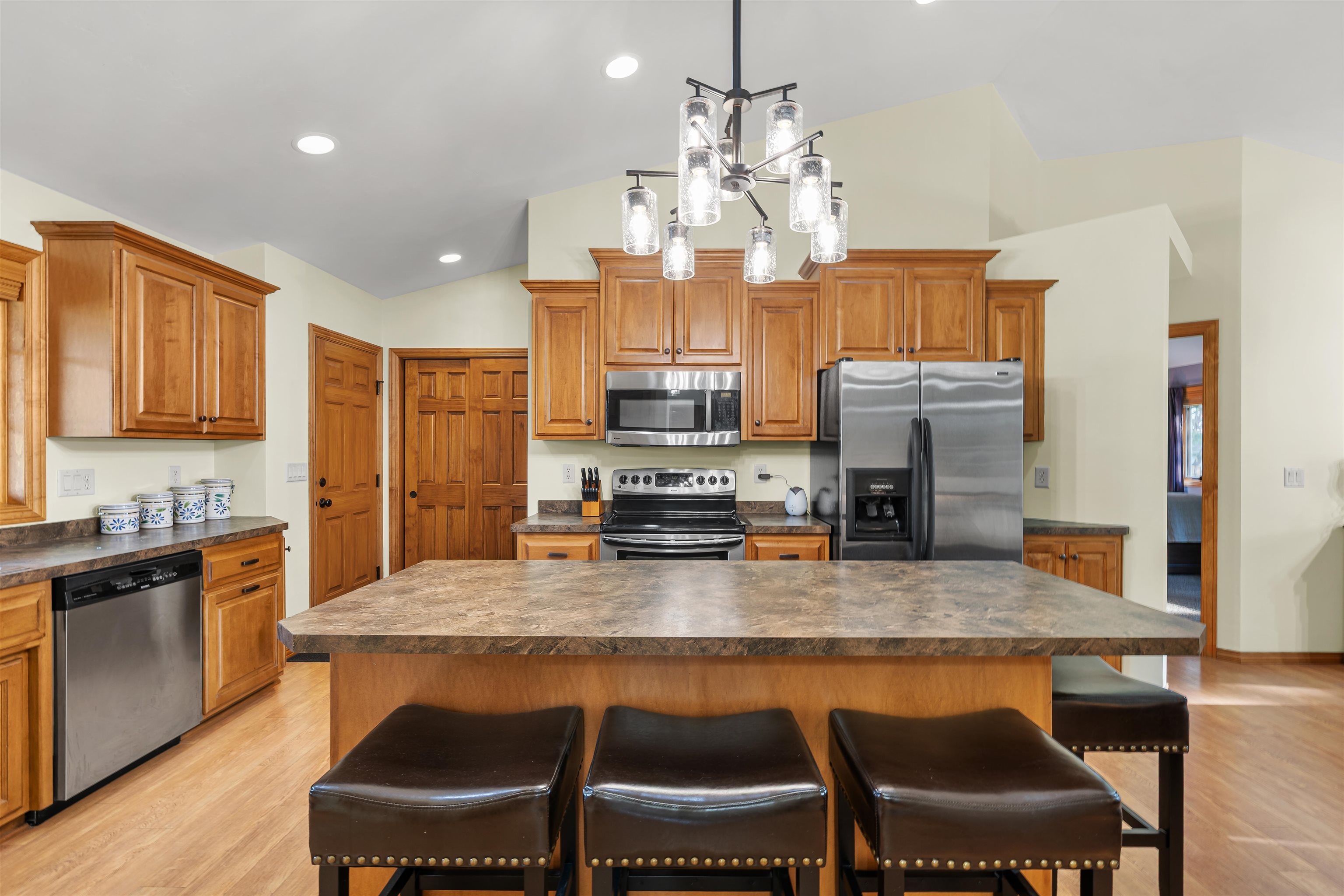1112 Lake Park Road Menasha, WI 54952 - Photo 15 of 54