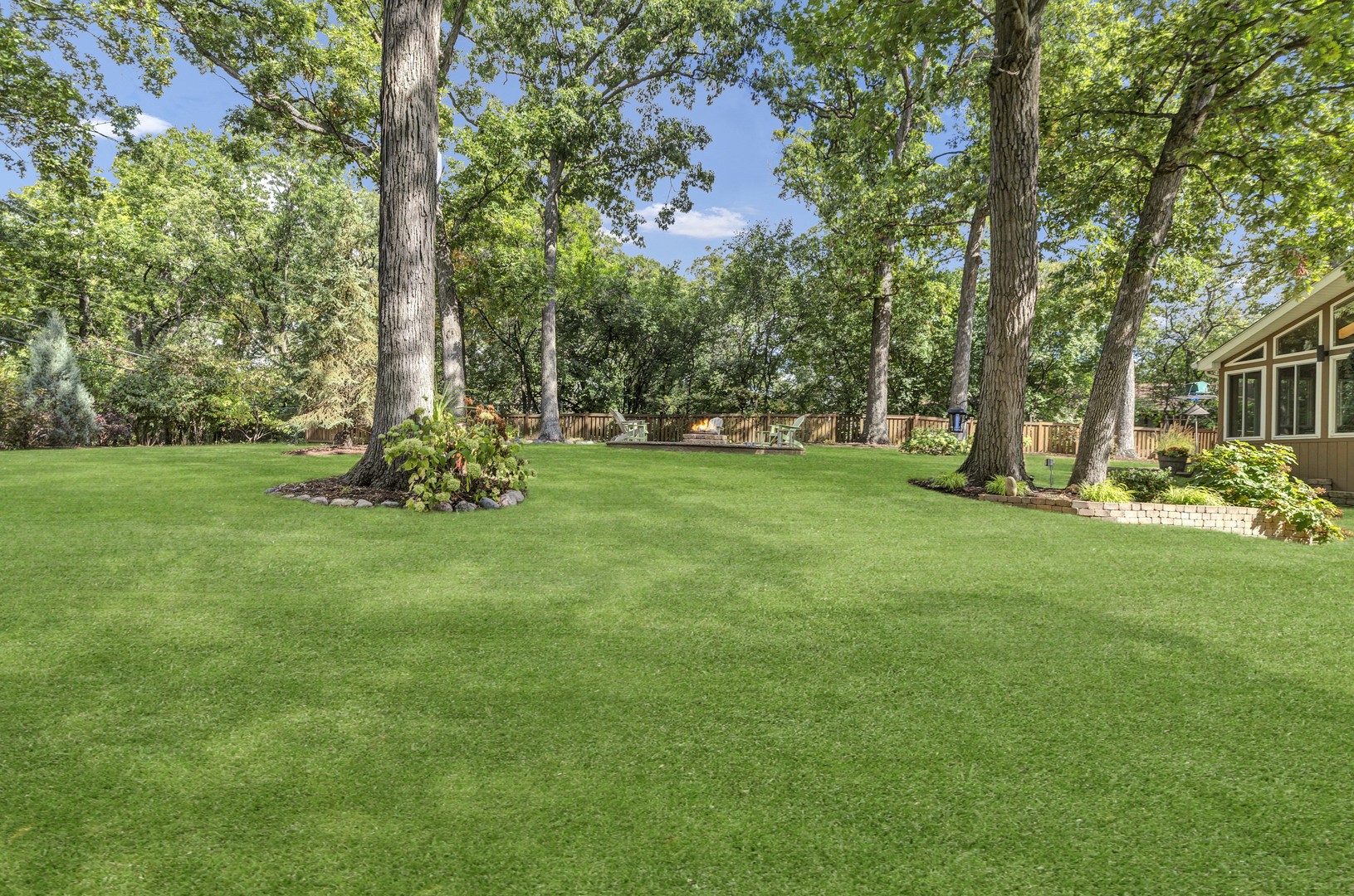 512 Forest Drive Addison, IL 60101 - Photo 15 of 61 a view of a park with large trees
