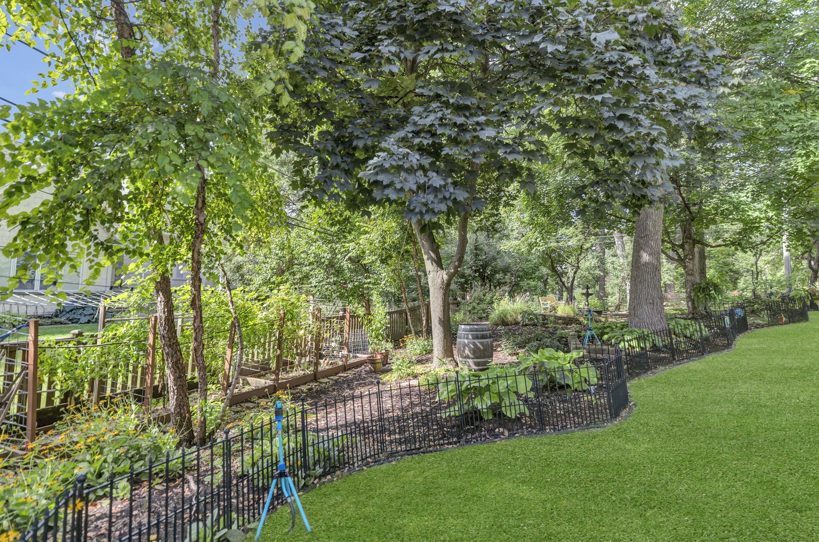 512 Forest Drive Addison, IL 60101 - Photo 16 of 61 a view of yard with green space