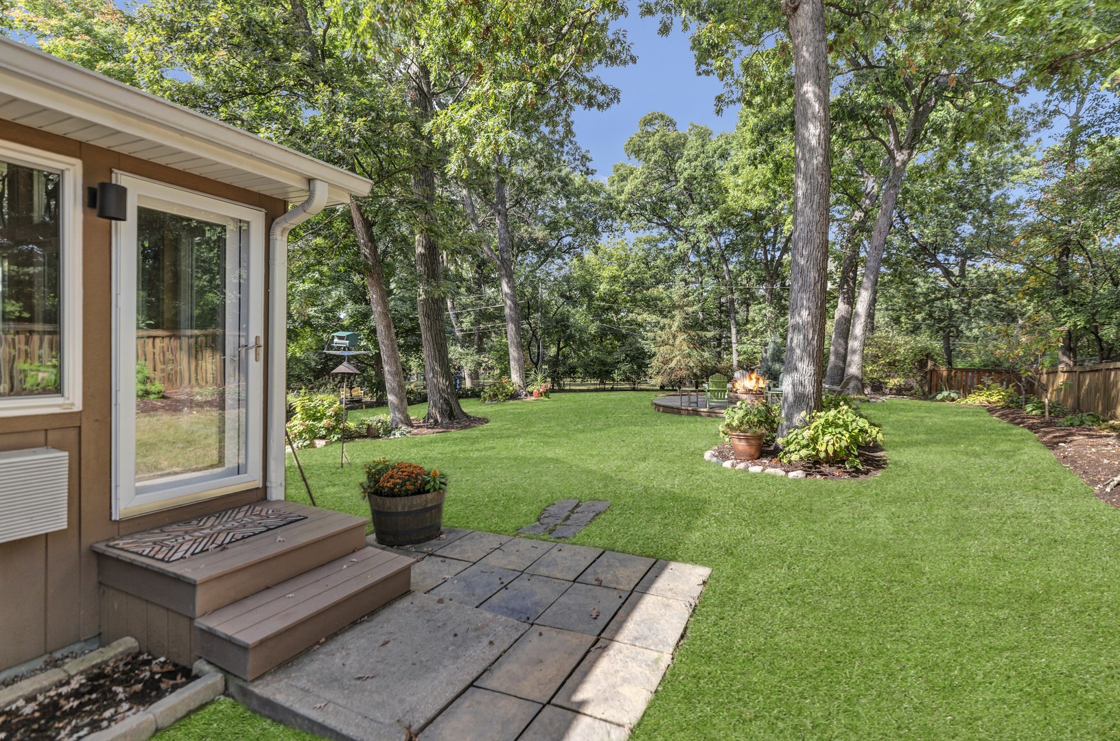 512 Forest Drive Addison, IL 60101 - Photo 18 of 61 a front view of a house with garden