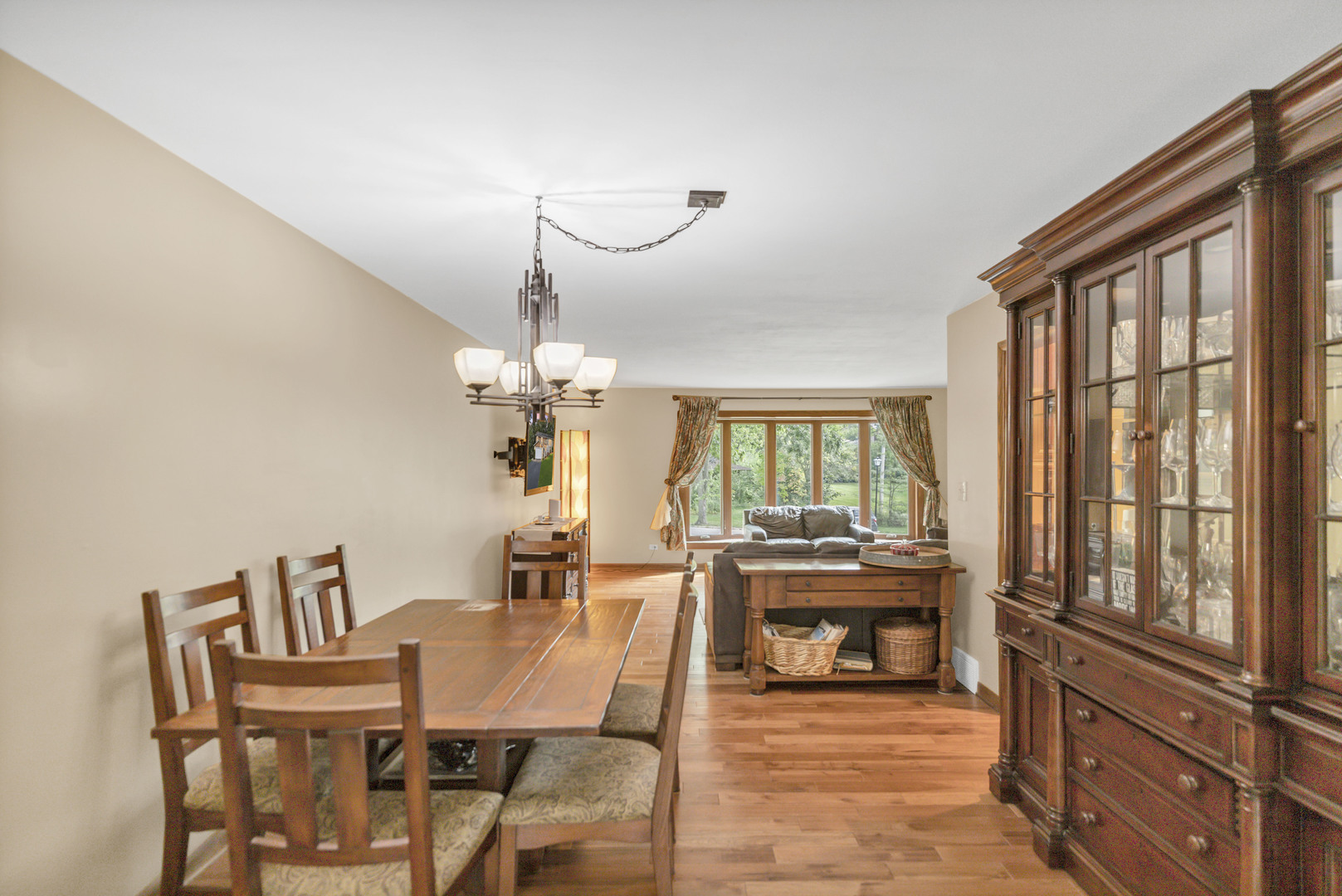 512 Forest Drive Addison, IL 60101 - Photo 22 of 61 a view of a dining room with furniture window and outside view