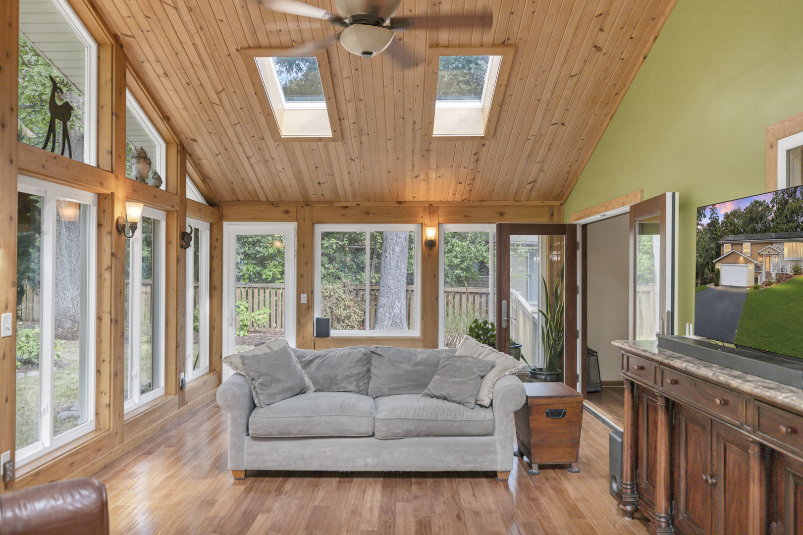 512 Forest Drive Addison, IL 60101 - Photo 27 of 61 a living room with furniture and a large window