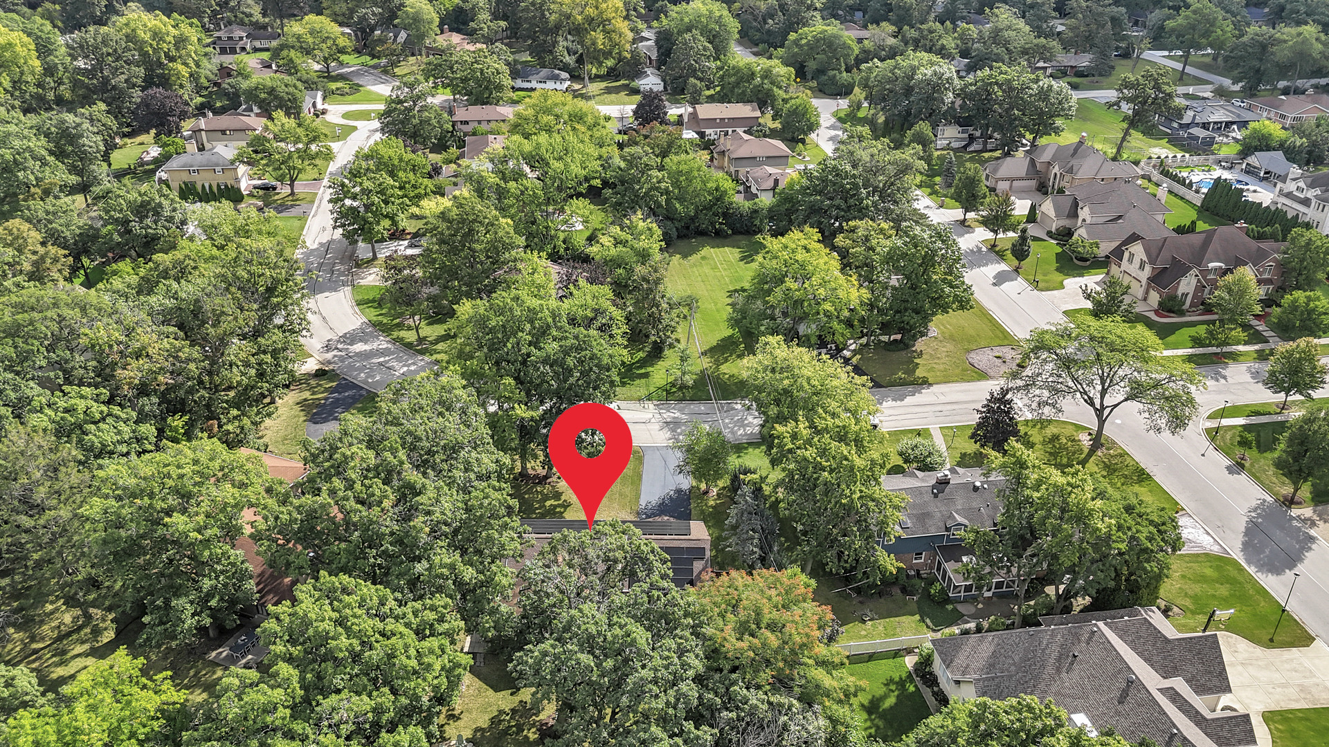 512 Forest Drive Addison, IL 60101 - Photo 55 of 61 an aerial view of a houses with swimming pool