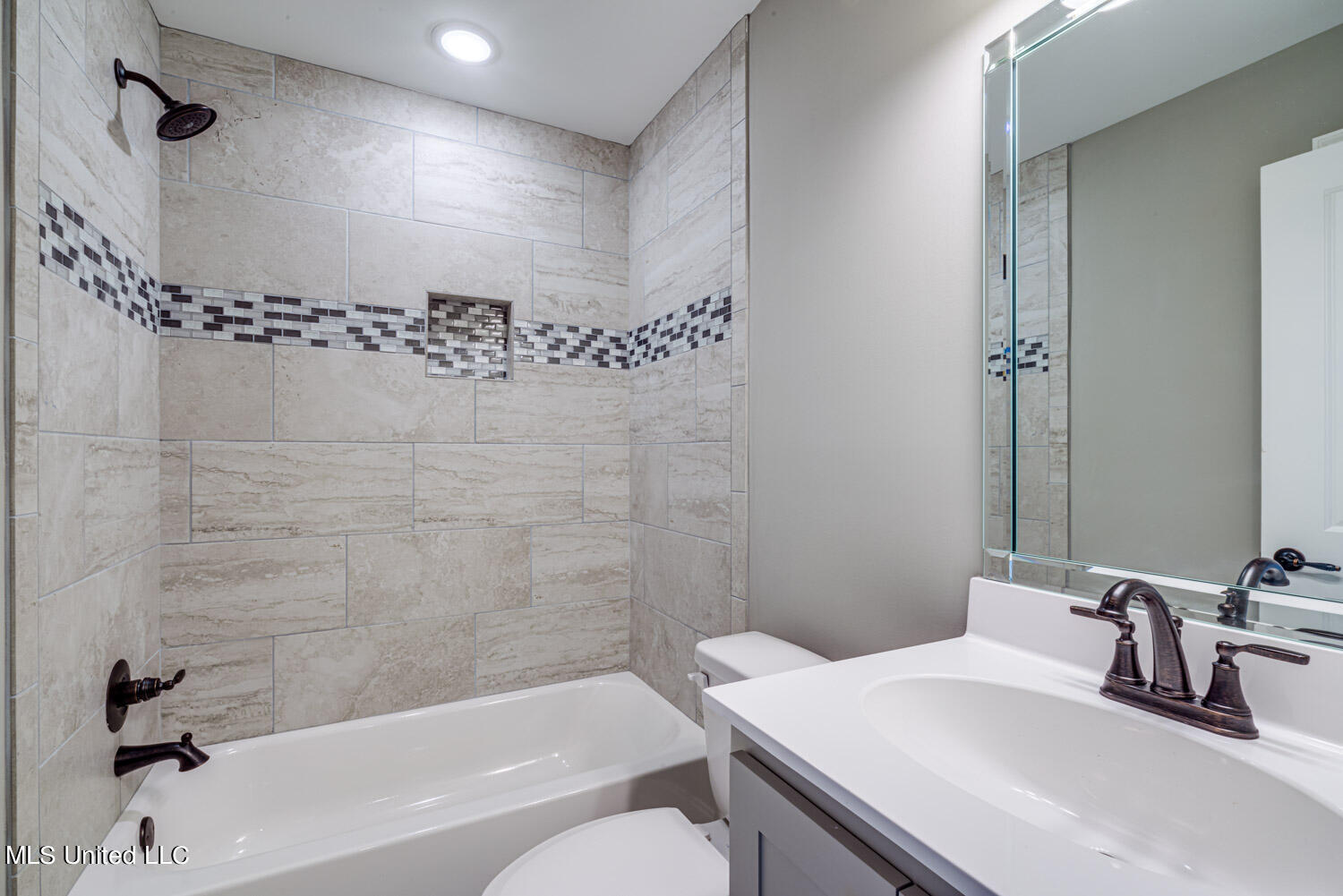 2054 Slocum Road Hernando, MS 38632 - Photo 19 of 26 Bathroom 3