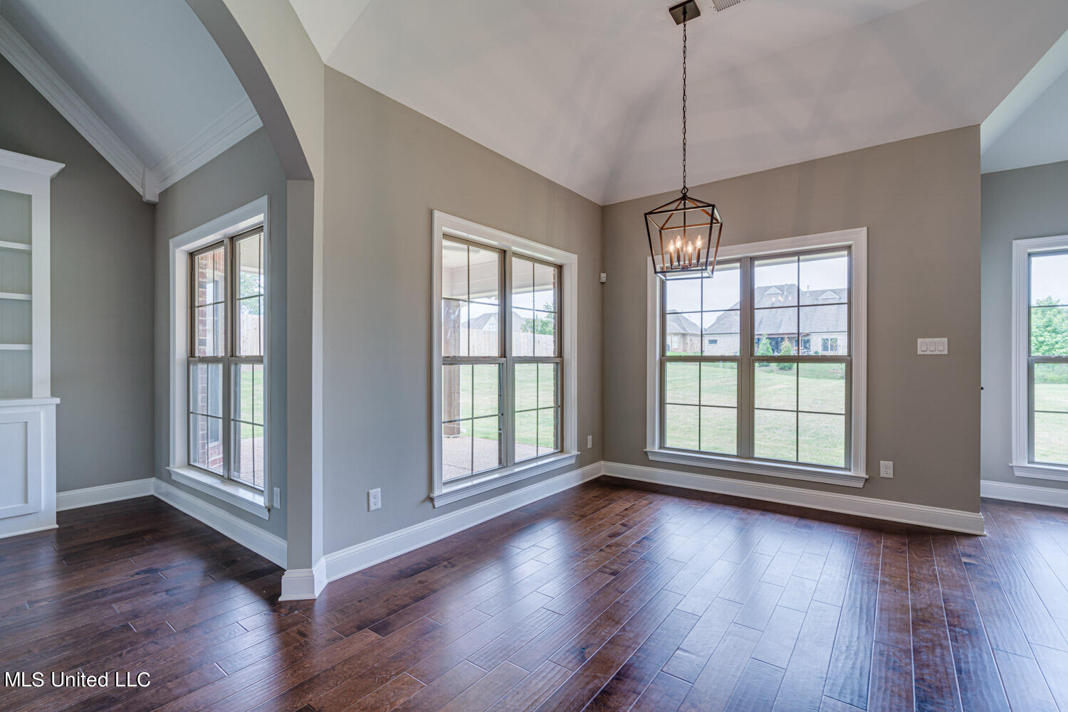 2054 Slocum Road Hernando, MS 38632 - Photo 9 of 26 Breakfast Area