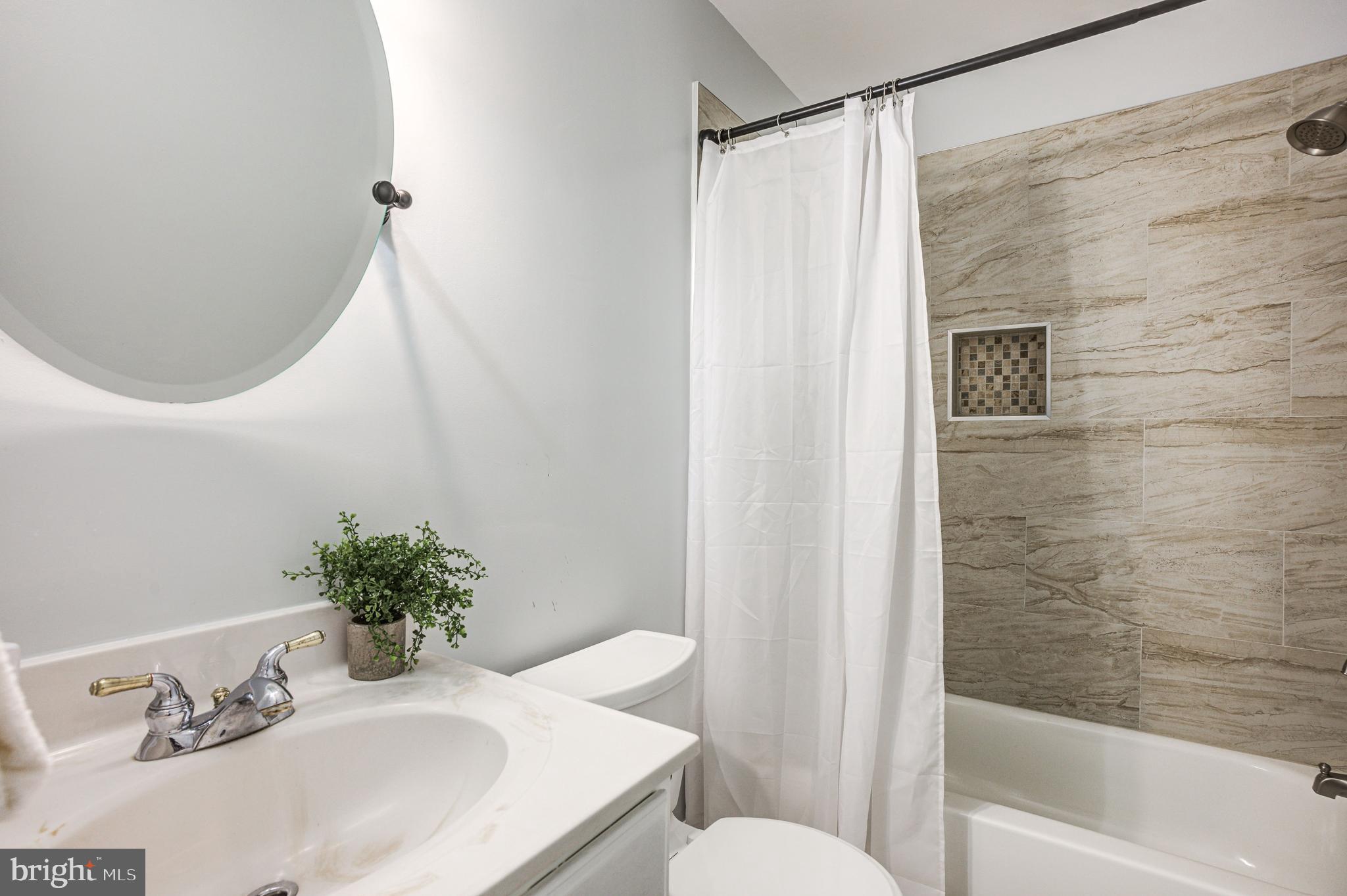 3805 London Bridge Road Finksburg, MD 21048 - Photo 27 of 38 Upper Level Bath