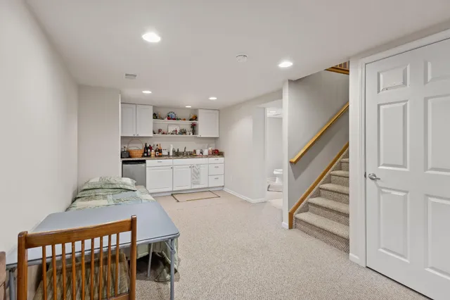 $285,000 | 4453 Thornwood Court, Warren, MI 48092