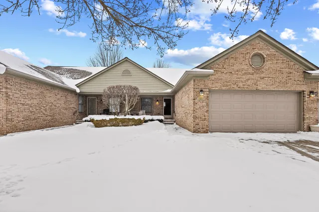 $285,000 | 4453 Thornwood Court, Warren, MI 48092