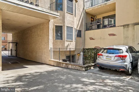 $900,000 | 216 Christian Street, Unit A, Philadelphia, PA 19147