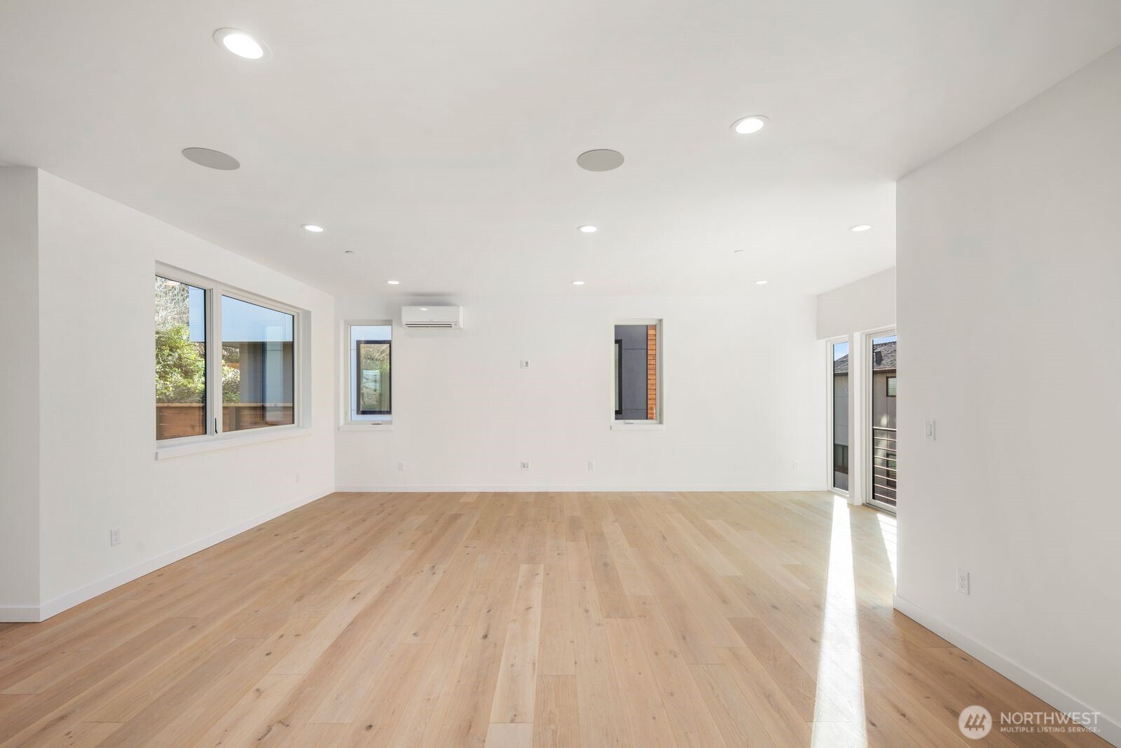 5246 23rd Avenue Southwest Seattle, WA 98106 - Photo 8 of 27