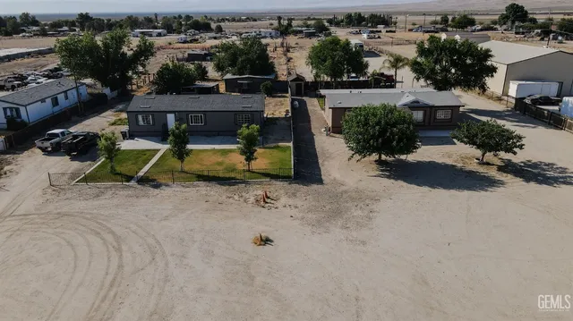 an aerial view of a tennis ground