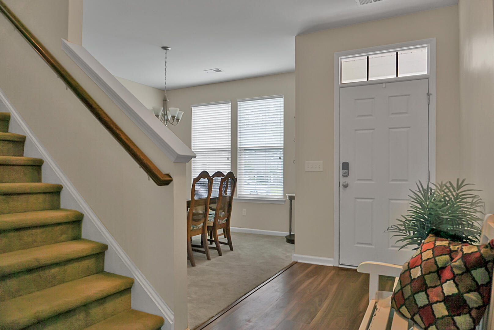 204 Spectrum Road Summerville, SC 29486 - Photo 5 of 43 DSC02861