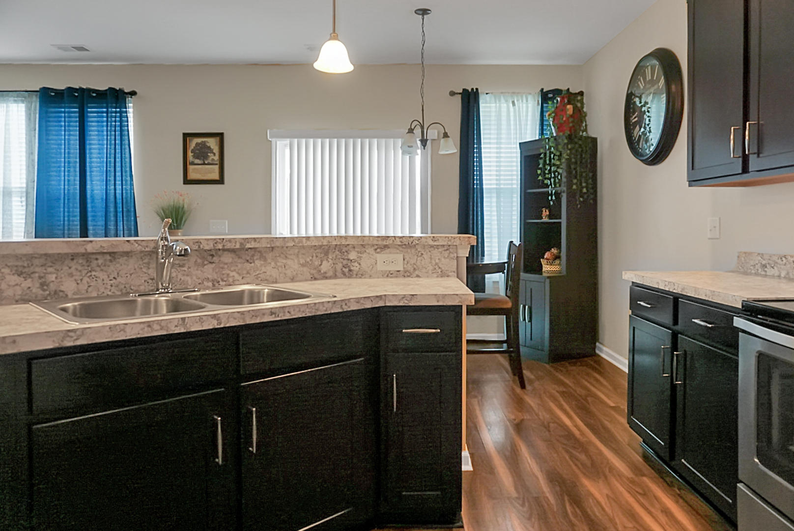 204 Spectrum Road Summerville, SC 29486 - Photo 7 of 43 DSC02872