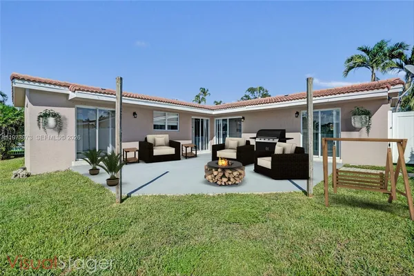 a view of front of house with a yard