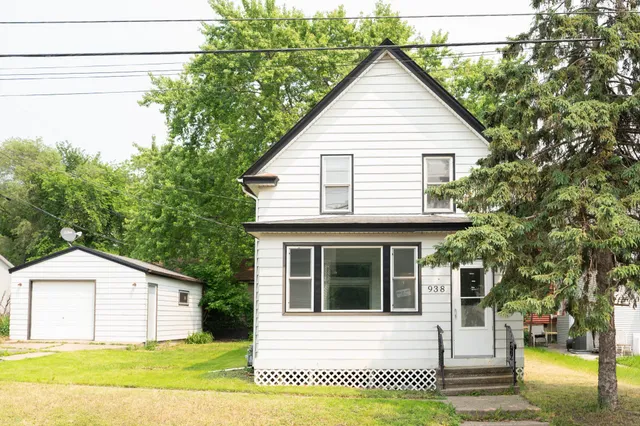 $254,900 | 938 North Cypress Street, St. Paul, MN 55106
