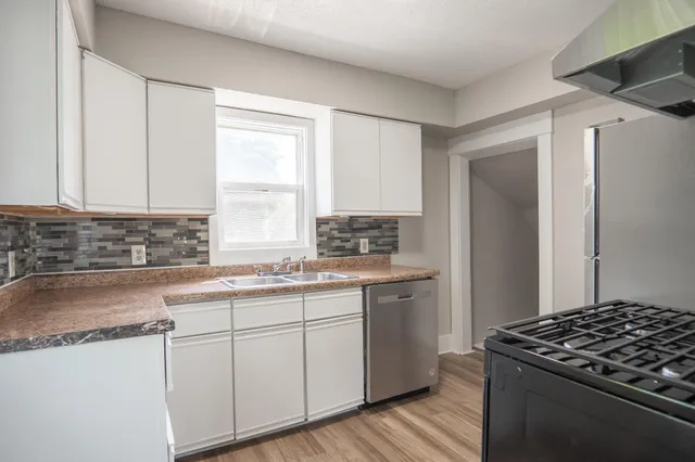 $254,900 | 938 North Cypress Street, St. Paul, MN 55106