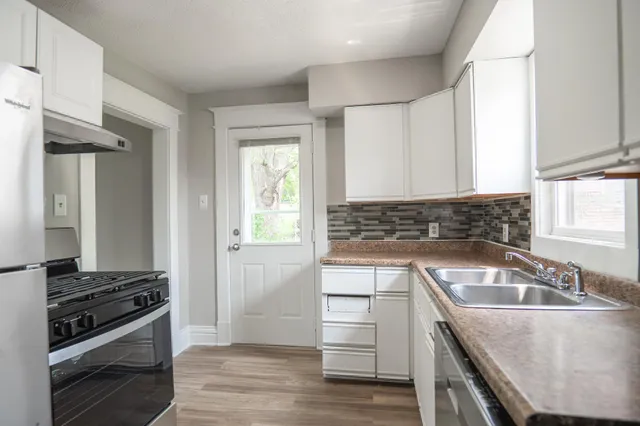 $254,900 | 938 North Cypress Street, St. Paul, MN 55106