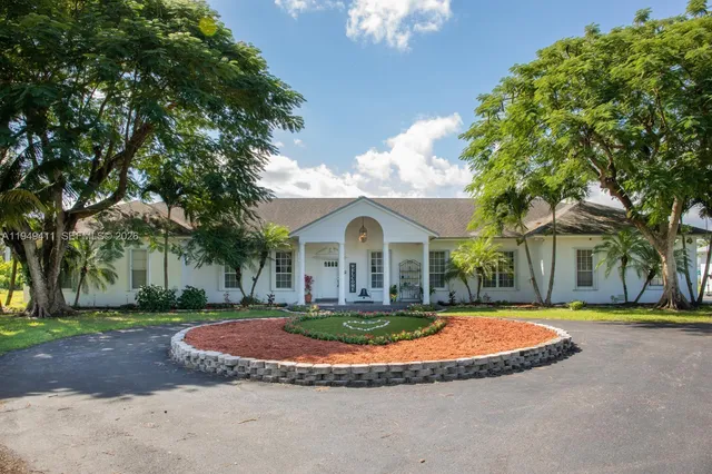 $2,725,000 | 27950 Southwest 182nd Avenue, Homestead, FL 33031