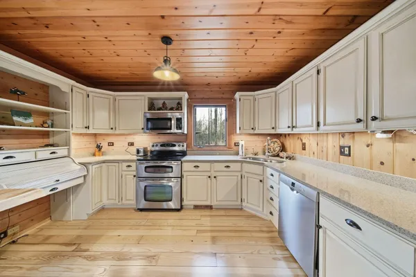 $625,000 | 4705 Whig Highway, Adrian, MI 49221