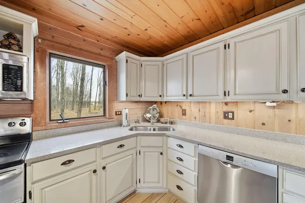 $625,000 | 4705 Whig Highway, Adrian, MI 49221