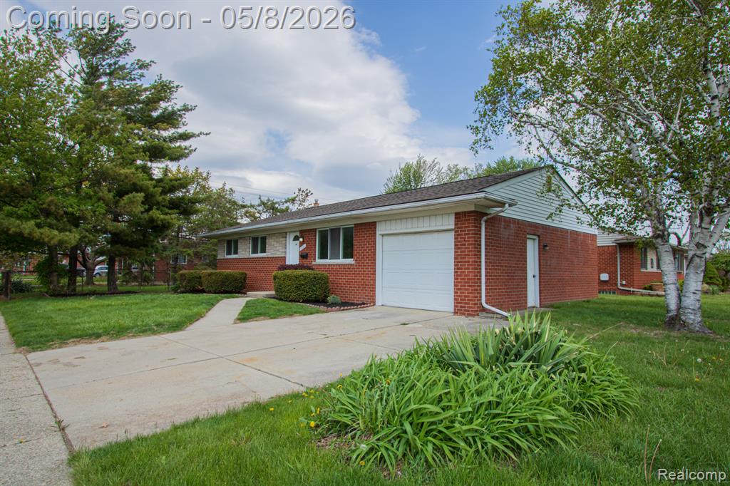31000 Fall Fraser, MI 48026 - Photo 2 of 28
