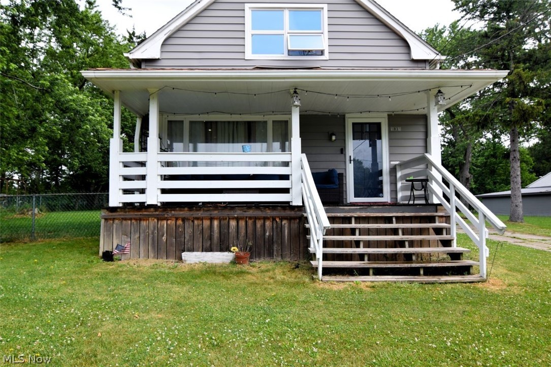1031 East Wallings Road Broadview Heights, OH 44147 - Photo 3 of 35 Cozy front porch