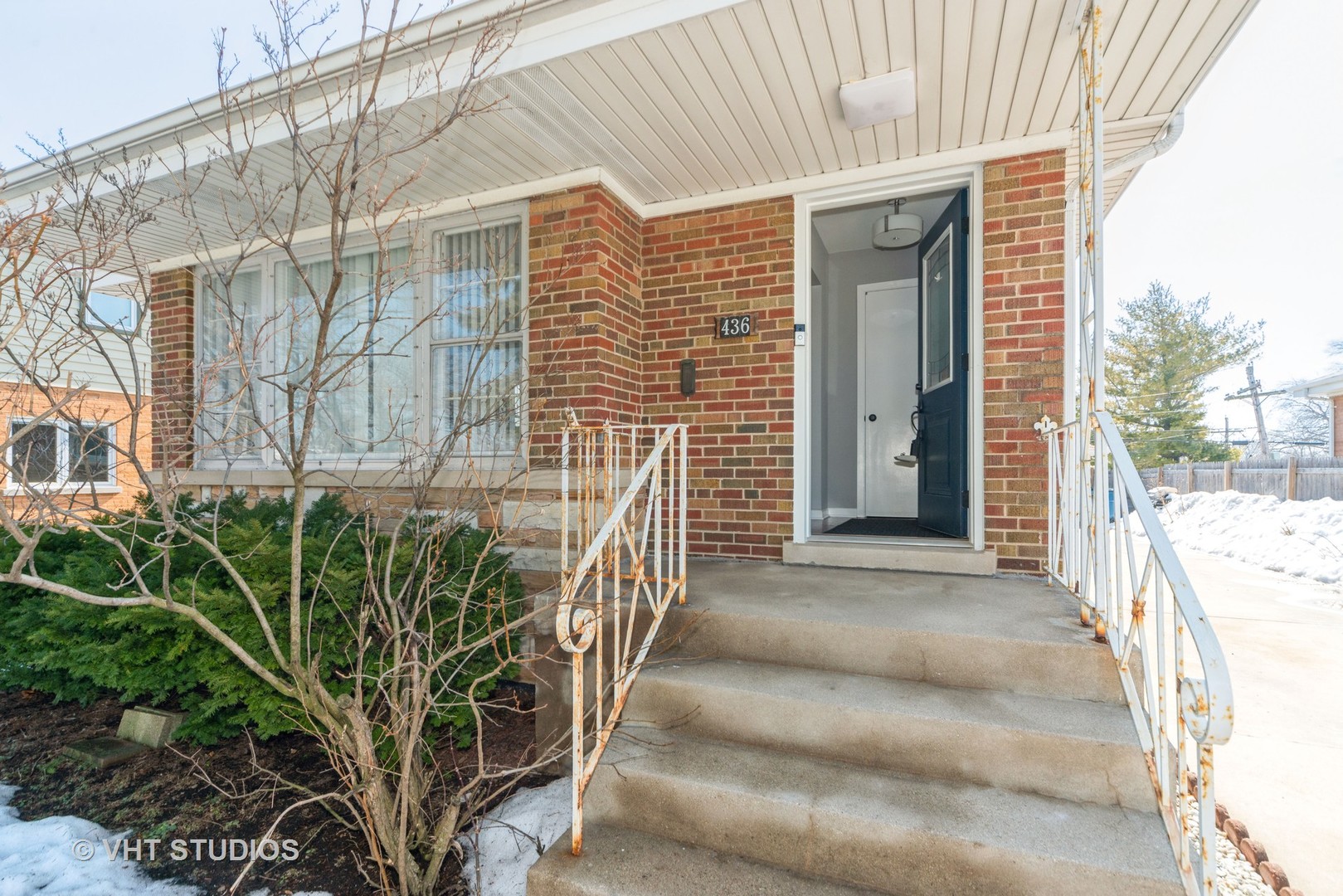 436 East Butterfield Road Elmhurst, IL 60126 - Photo 2 of 17