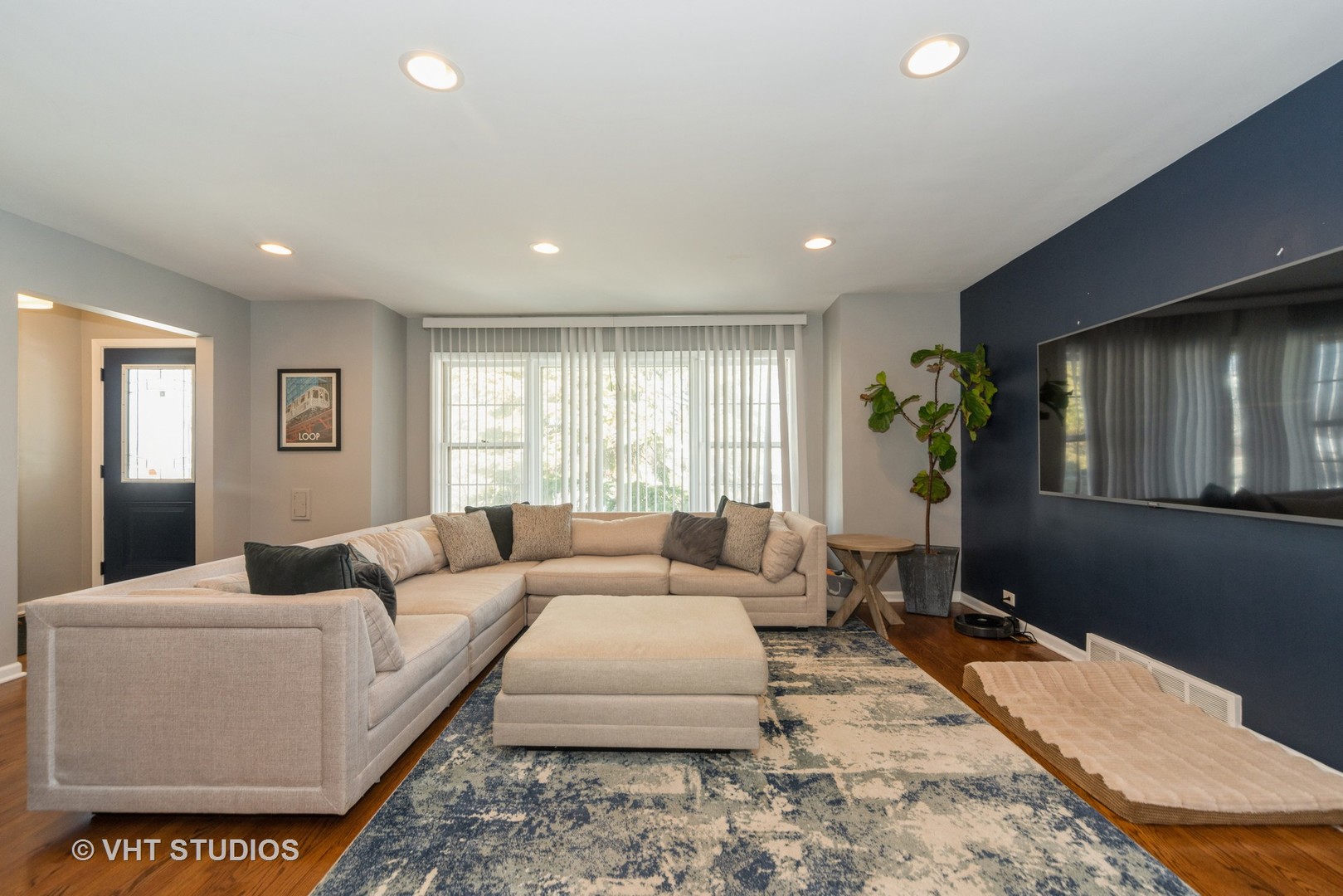 436 East Butterfield Road Elmhurst, IL 60126 - Photo 3 of 17