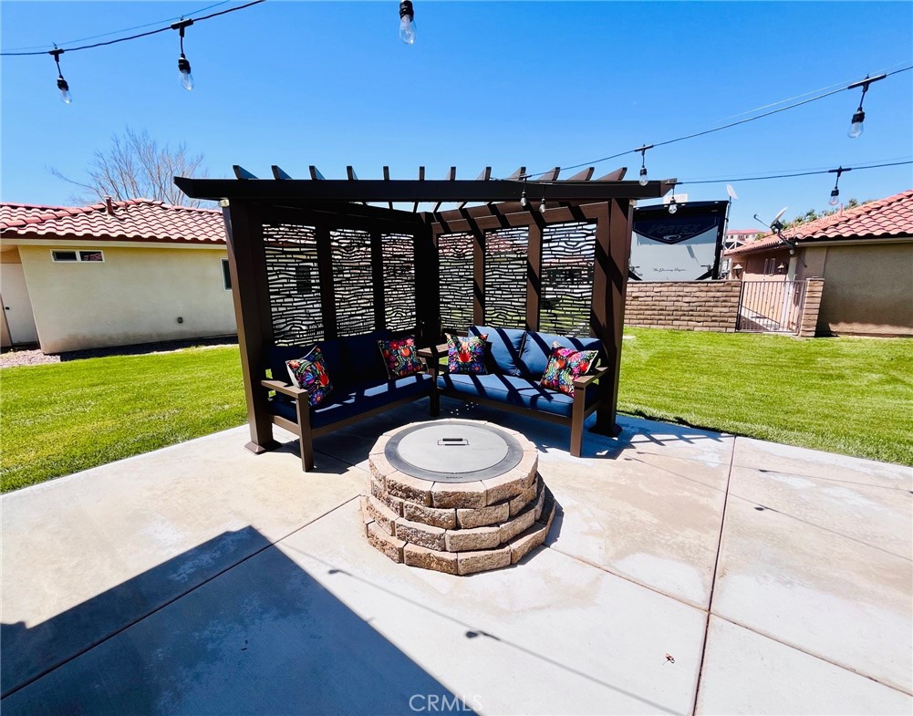 11574 Ridgemark Road Apple Valley, CA 92308 - Photo 8 of 46 Gallery Image 8