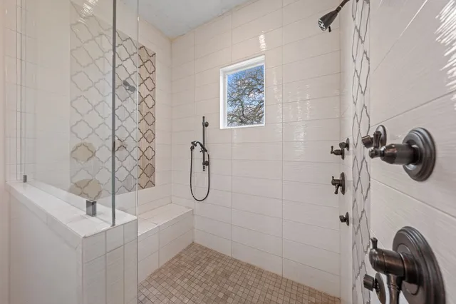 $1,750,000 | 1402 Country Side Bend, Fredericksburg, TX 78624