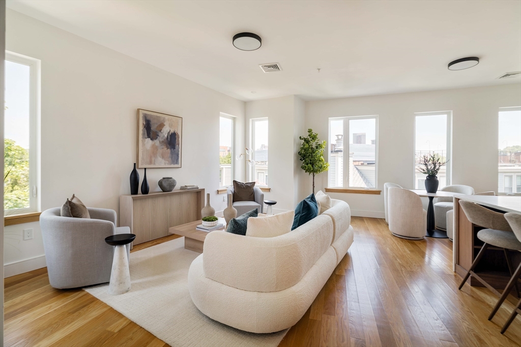 58 Kent, Unit 404 Brookline, MA 02445 - Photo 5 of 31