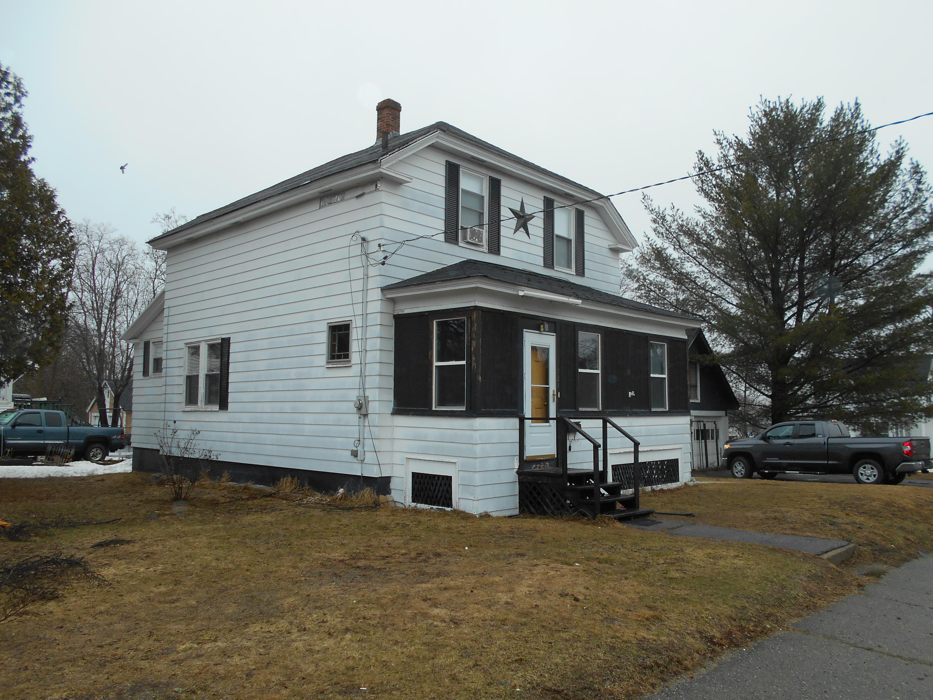 121 Poplar Street Millinocket, ME 04462 - Photo 3 of 24 DSCN4048