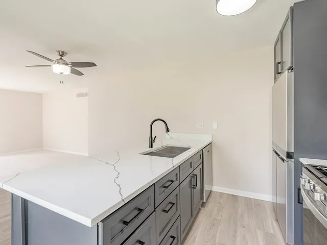 $239,900 | 2S739 Winchester Circle East, Unit 1, Warrenville, IL 60555