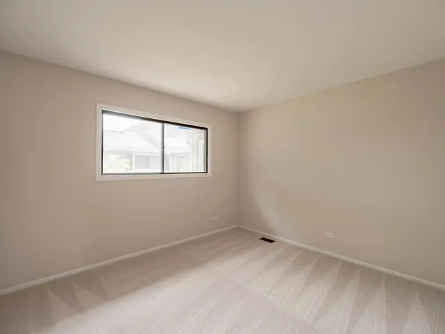 $239,900 | 2S739 Winchester Circle East, Unit 1, Warrenville, IL 60555