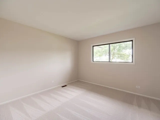 $239,900 | 2S739 Winchester Circle East, Unit 1, Warrenville, IL 60555