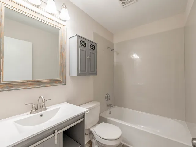 $239,900 | 2S739 Winchester Circle East, Unit 1, Warrenville, IL 60555