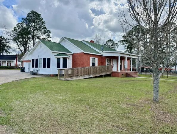 $240,000 | 209 West Main Street, Hartford, AL 36344