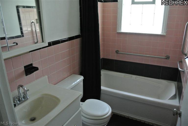 25864 Highland Road Cleveland, OH 44143 - Photo 5 of 8 first floor full bath