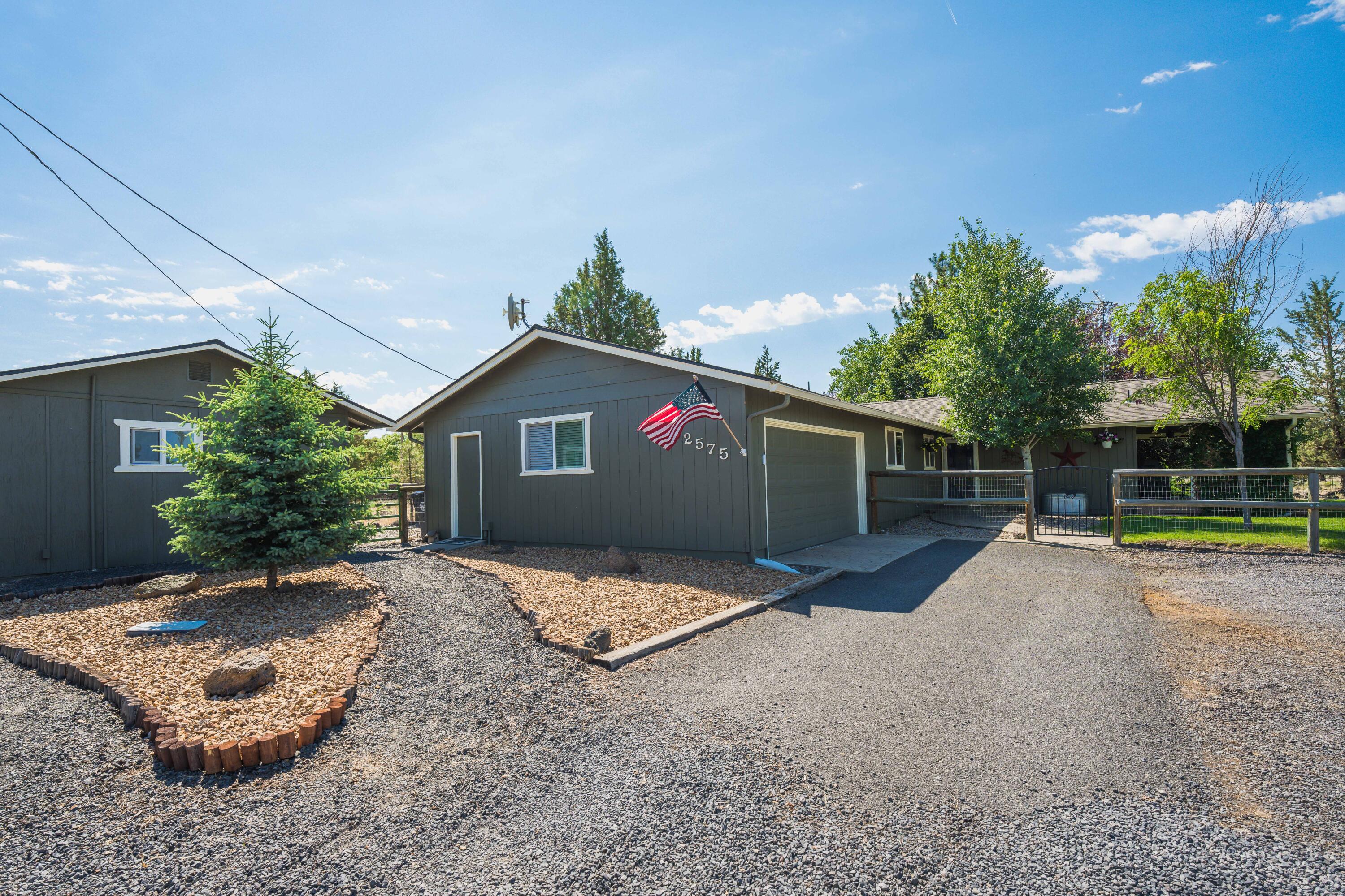 62575 Dixon Loop Bend, OR 97701 - Photo 3 of 56 Dixon Lp-35