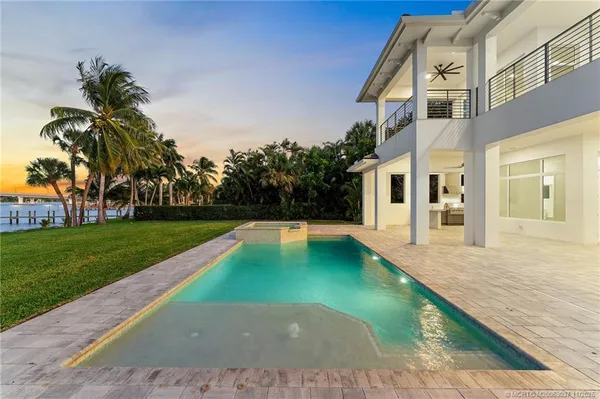 $8,999,000 | 505 Southeast St Lucie Boulevard, Stuart, FL 34996